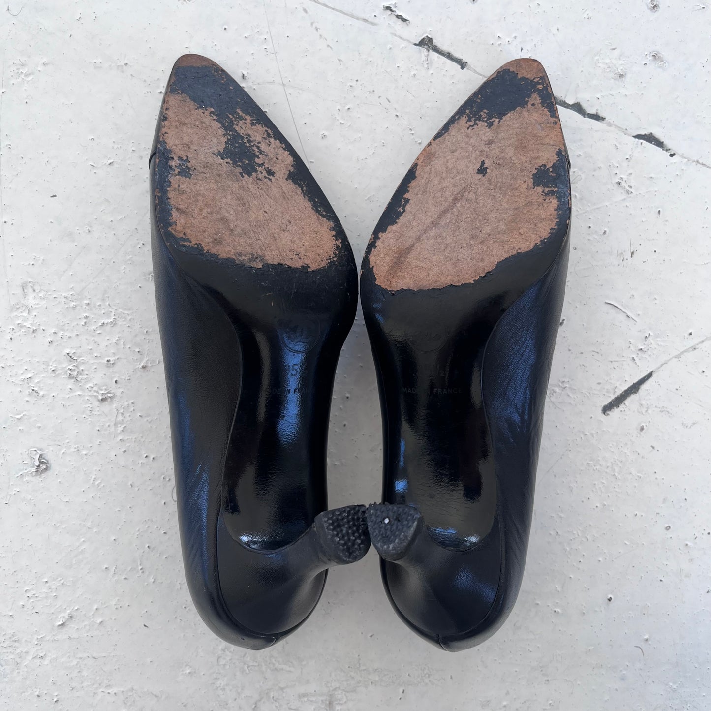 2000s chanel black leather heels