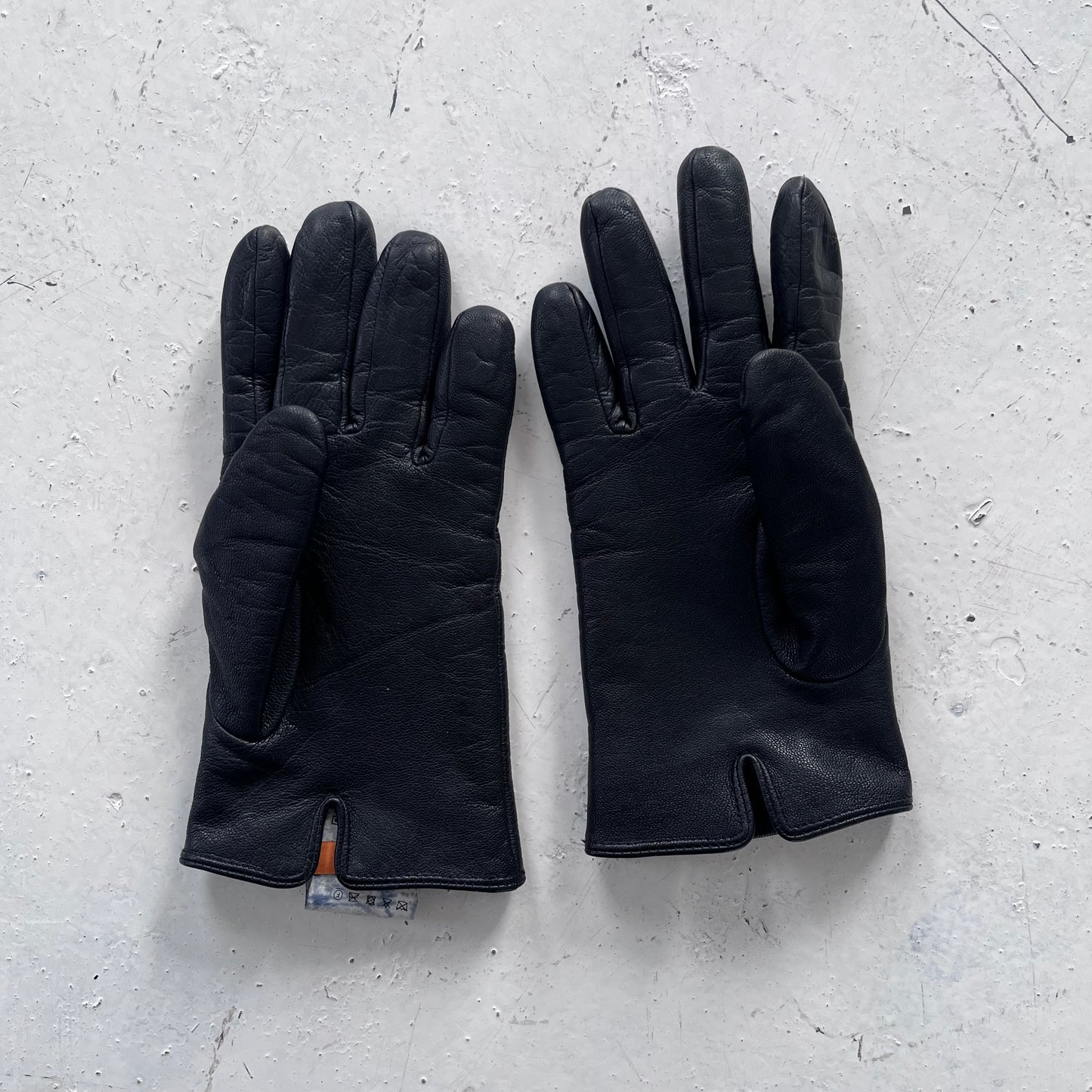 2000s hugo boss orange goat leather gloves