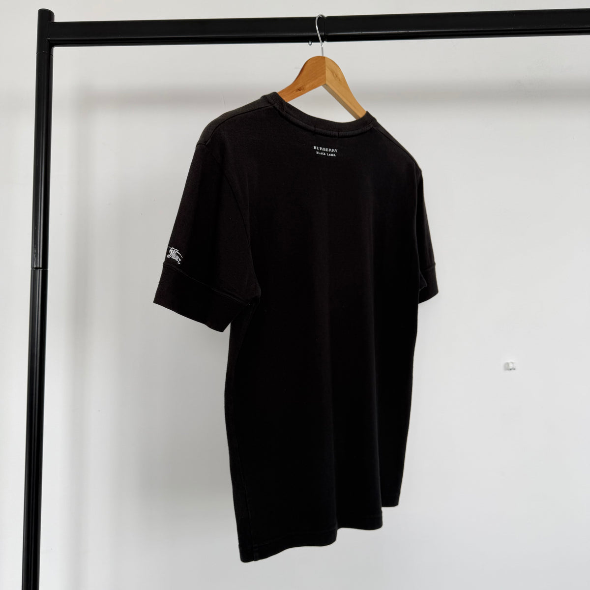 2000s burberry black label ministry of sound graphic tee