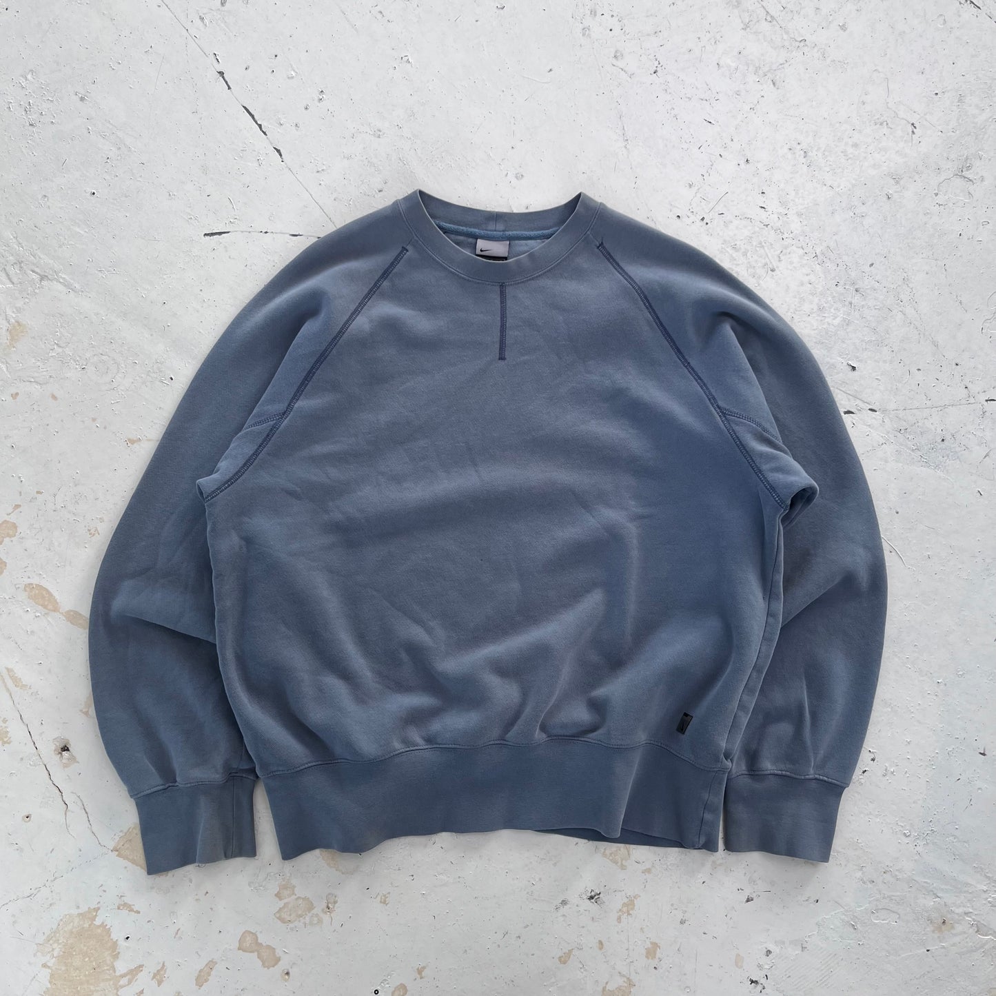 2000s nike crewneck