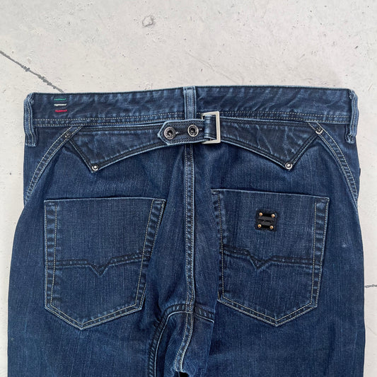 2000s diesel buckle back jeans