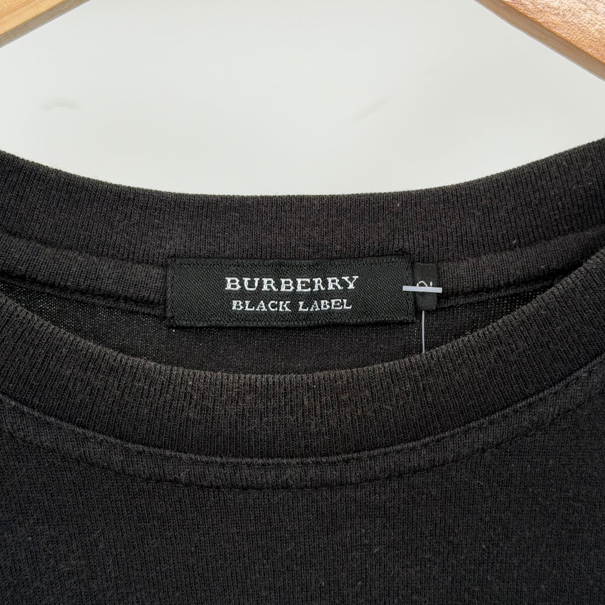 2000s burberry black label ministry of sound graphic tee
